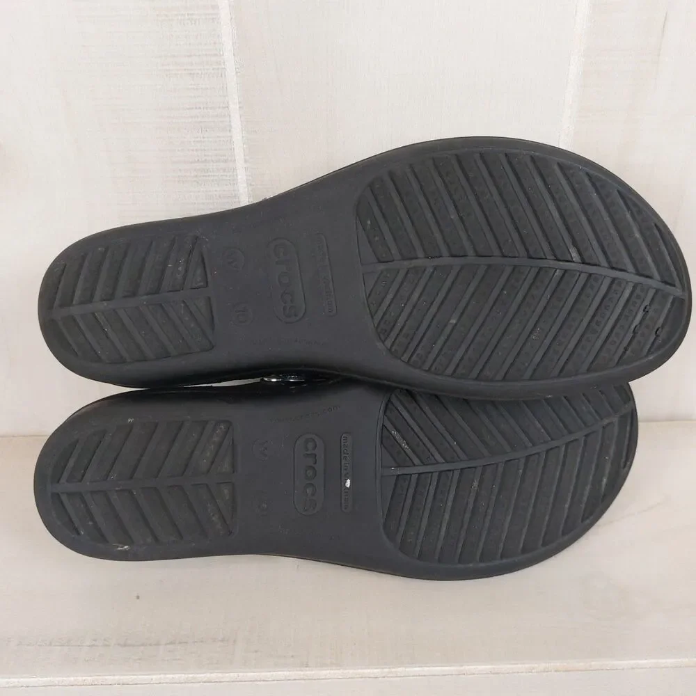 Crocs Sanrah Beveled Circle Sandals Women's Size 10 Black Flip Flops